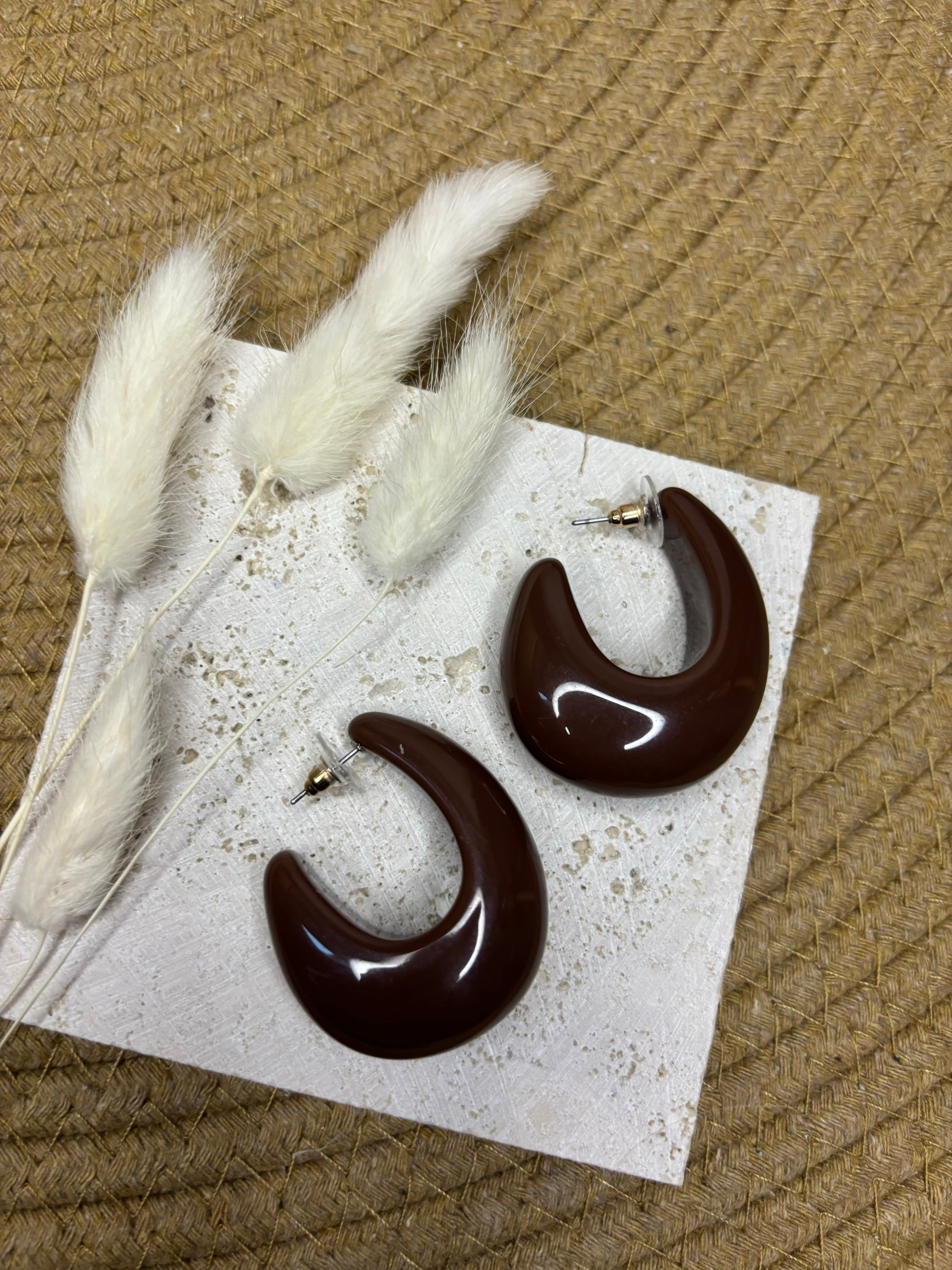 Statement halvemaan oorbellen - Koffie