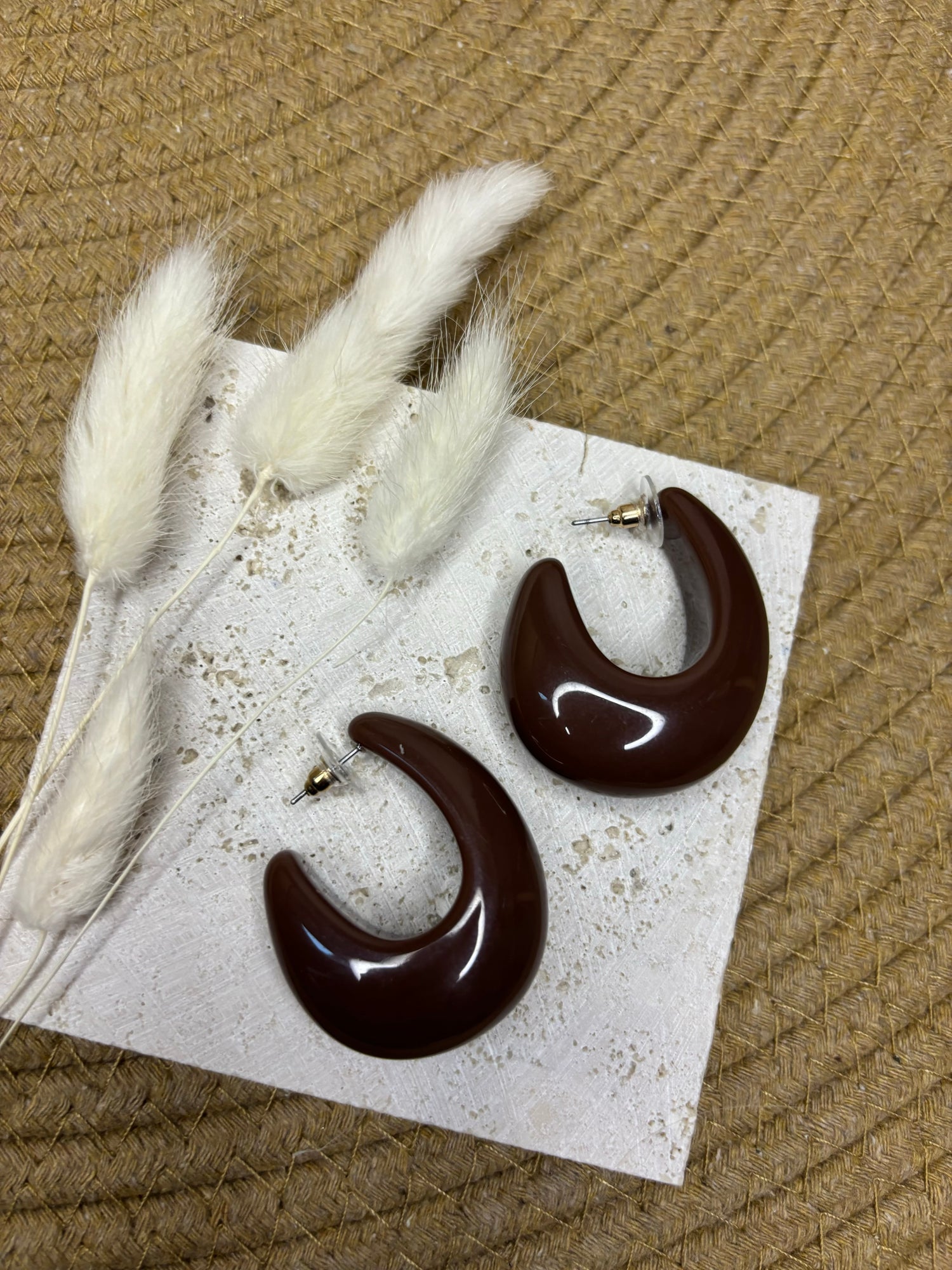 Statement halvemaan oorbellen - Koffie