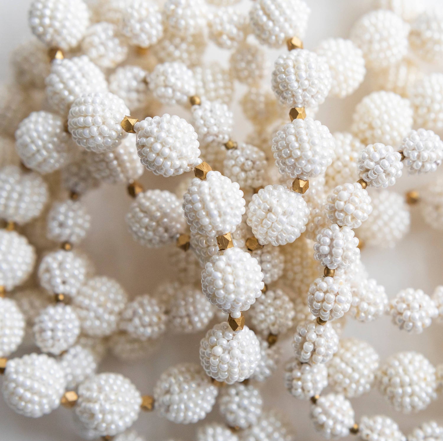 Klassieke globe armband - Creme