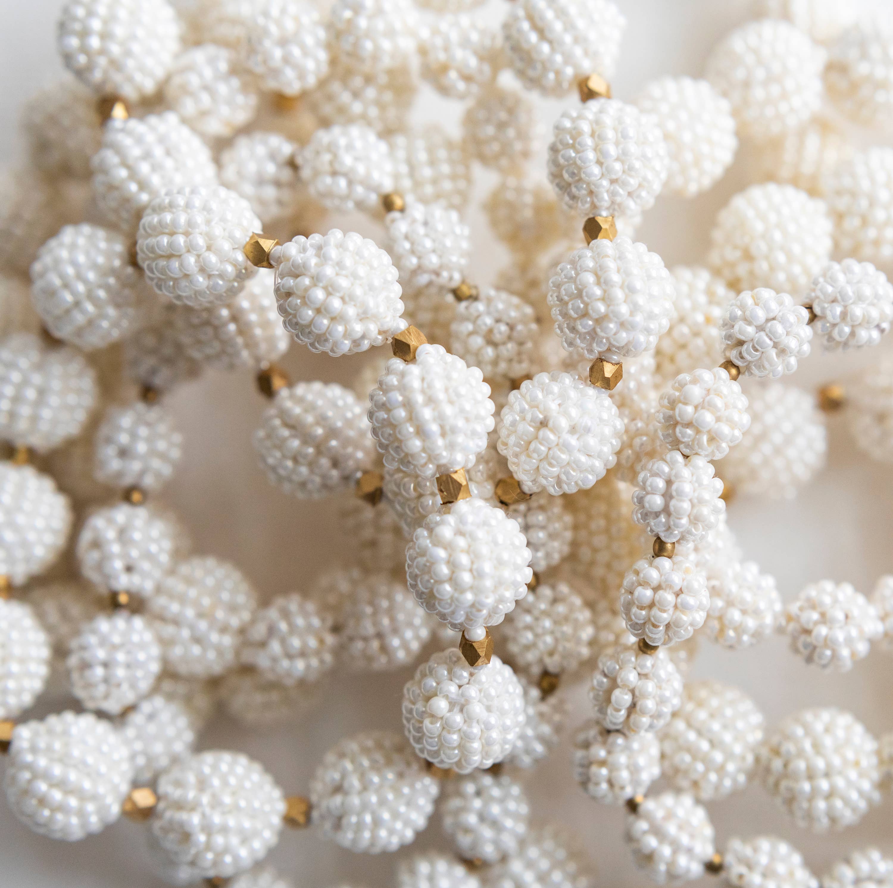 Klassieke globe armband - Creme