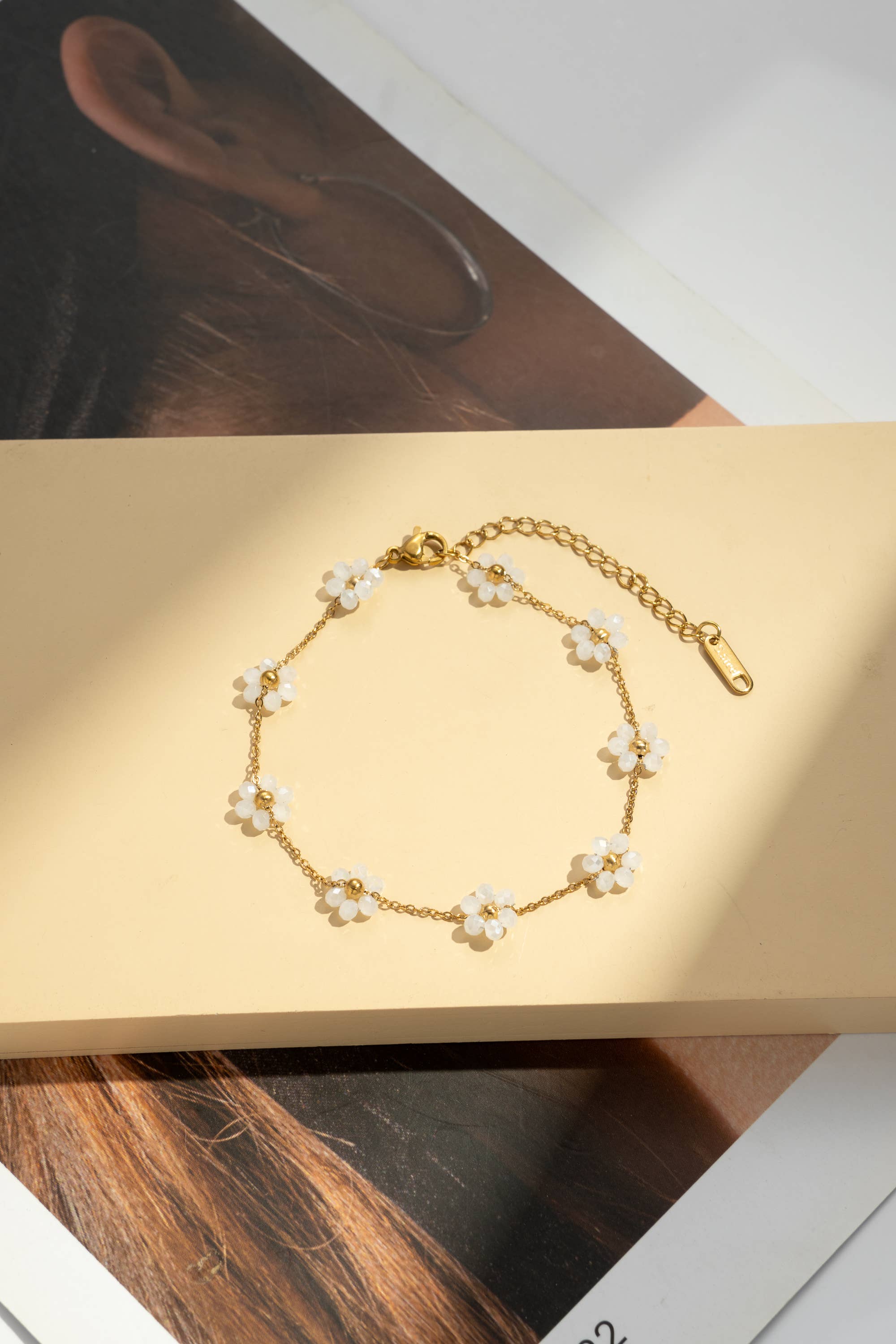Roestvrijstalen armband kleine gekleurde bloem