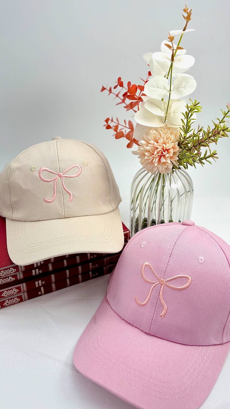 Denim pet met geborduurde strik