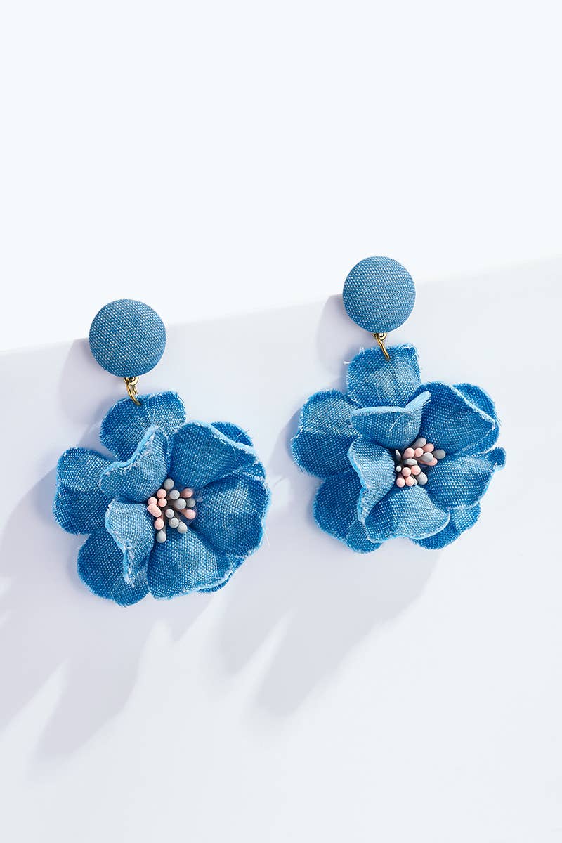 Prachtige jeanskleurige bloemen oorbellen
